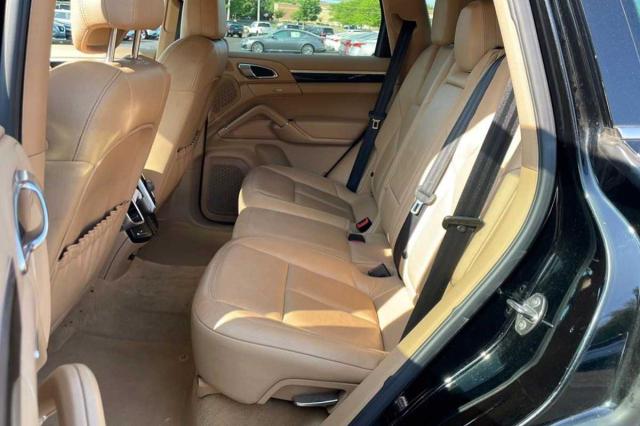 Photo 6 from auction – 2011 PORSCHE CAYENNE with VIN WP1AA2A29BLA07767