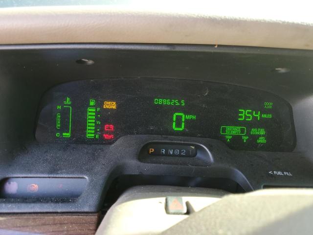 Photo 9 from auction – 2005 FORD CROWN VICT with VIN 2FAFP74W35X166413