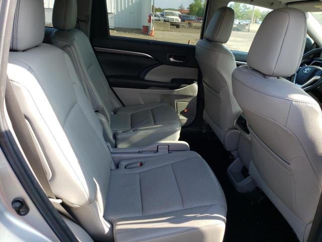 Снимка 11 от търг – 2016 TOYOTA HIGHLANDER с VIN 5TDDKRFH3GS329117