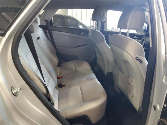 Photo 10 from auction – 2018 HYUNDAI TUCSON SE with VIN KM8J2CA42JU706099