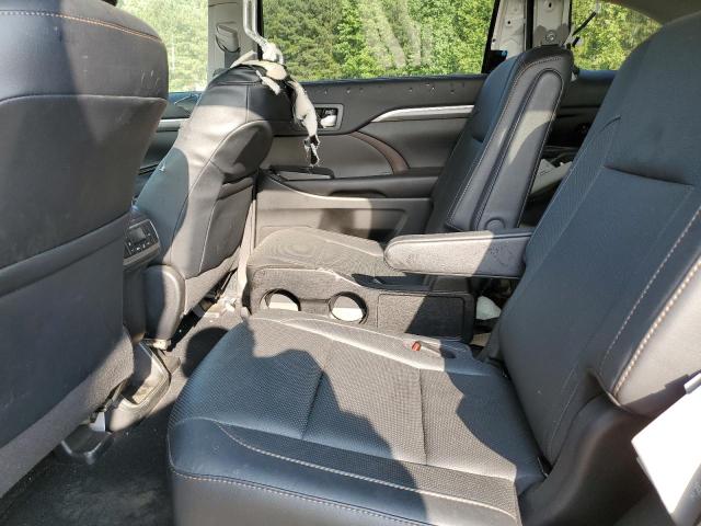 Photo 11 from auction – 2018 TOYOTA HIGHLANDER with VIN 5TDYZRFHXJS282432