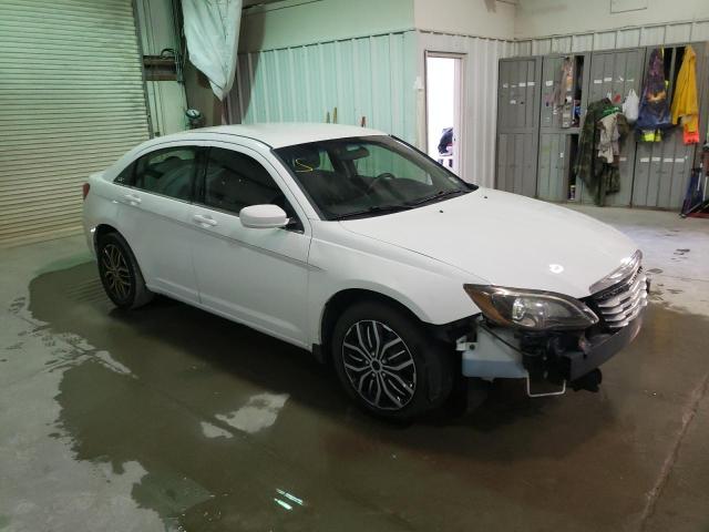 Фото 4 с аукциона – 2014 CHRYSLER 200 LX с VIN 1C3CCBAB2EN207522