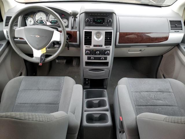 Photo 8 from auction – 2010 CHRYSLER TOWN & COU with VIN 2A4RR5D17AR415105