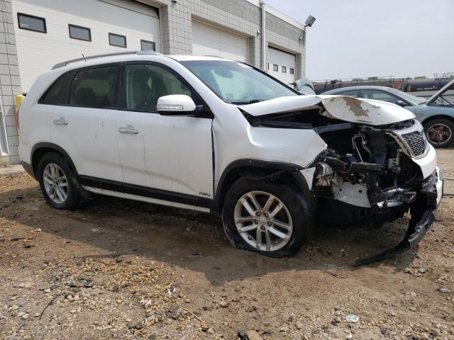 Photo 4 from auction – 2015 KIA SORENTO LX with VIN 5XYKTCA64FG646665