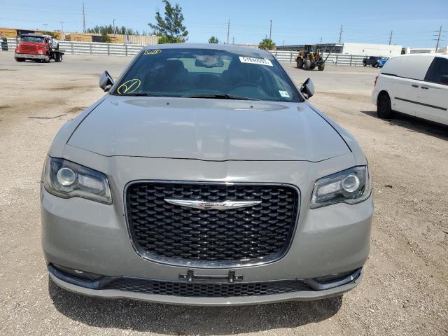 Фото 5 с аукциона – 2019 CHRYSLER 300 S с VIN 2C3CCABG8KH515836