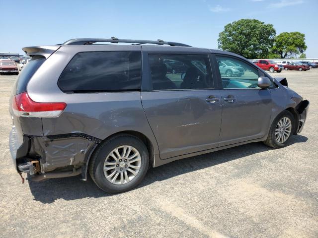 Photo 3 from auction – 2011 TOYOTA SIENNA XLE with VIN 5TDYK3DC1BS052353