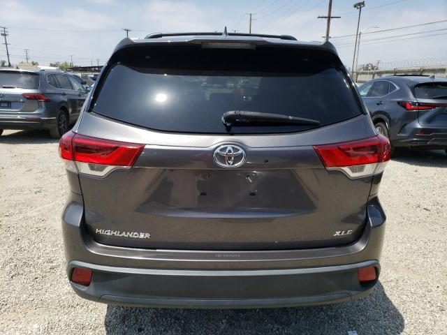 Photo 6 from auction – 2018 TOYOTA HIGHLANDER with VIN 5TDKZRFH9JS549548
