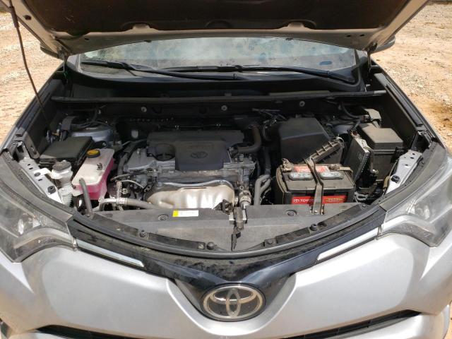 Photo 12 from auction – 2017 TOYOTA RAV4 XLE with VIN 2T3RFREV2HW643570