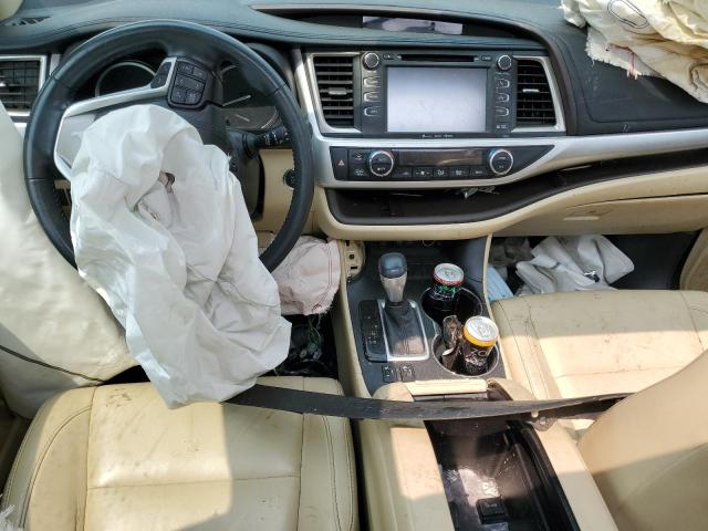 Photo 8 from auction – 2018 TOYOTA HIGHLANDER with VIN 5TDKZRFH8JS245238