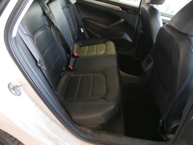 Photo 10 from auction – 2015 VOLKSWAGEN PASSAT S with VIN 1VWAT7A36FC020142