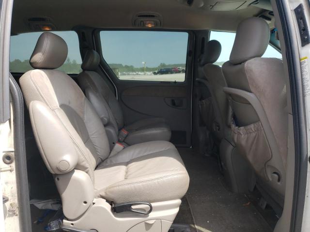 Photo 11 from auction – 2002 CHRYSLER TOWN & COU with VIN 2C8GP64L32R535011
