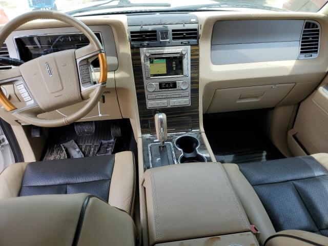 Photo 8 from auction – 2010 LINCOLN NAVIGATOR with VIN 5LMJJ2H52AEJ01194