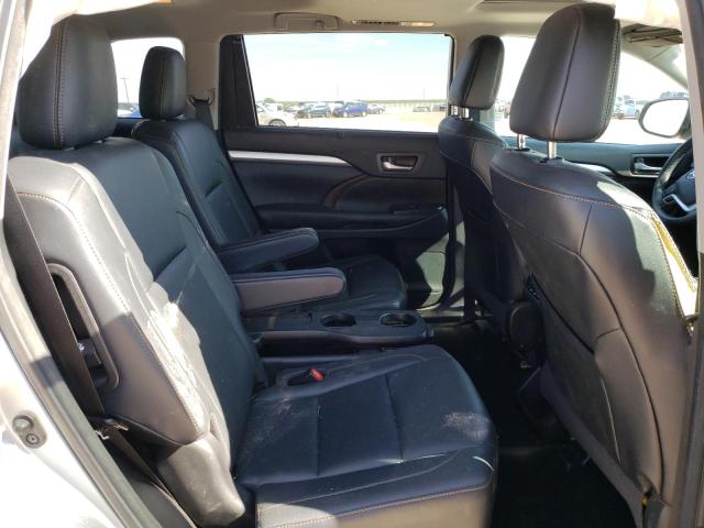 Photo 11 from auction – 2018 TOYOTA HIGHLANDER with VIN 5TDJZRFH6JS838057