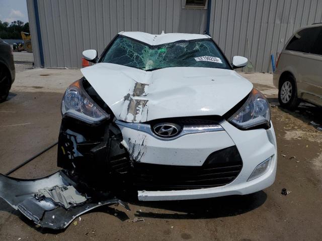 Photo 5 from auction – 2017 HYUNDAI VELOSTER with VIN KMHTC6AD7HU309392