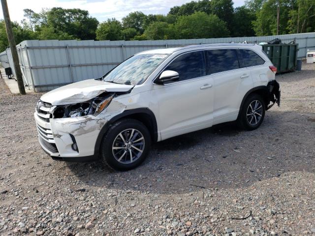 TOYOTA HIGHLANDER 2017 z numerem VIN 5TDKZRFH1HS514903 - Zdjęcie z aukcji