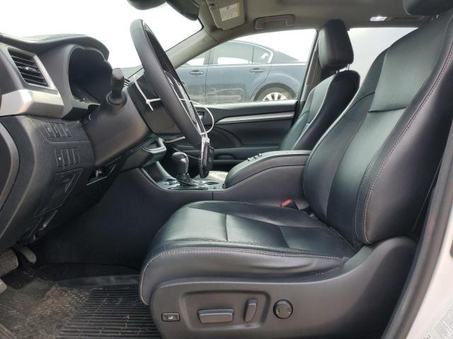 Photo 7 from auction – 2018 TOYOTA HIGHLANDER with VIN 5TDJZRFH9JS849215