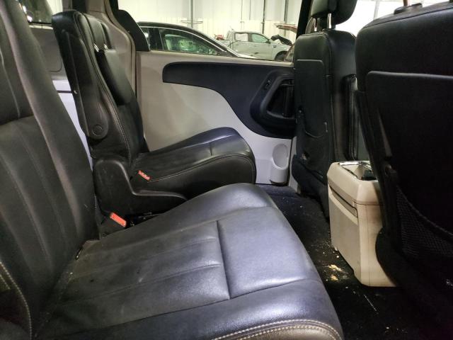 Photo 11 from auction – 2015 CHRYSLER TOWN & COU with VIN 2C4RC1BG5FR655249