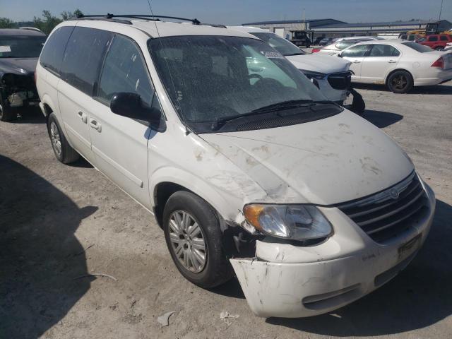 Photo 4 from auction – 2005 CHRYSLER TOWN & COU with VIN 2C4GP44R55R307753
