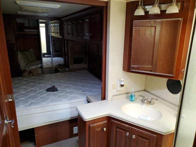 Photo 9 from auction – 2005 MAND MANDALAY with VIN 4UZABFCY25CV60221
