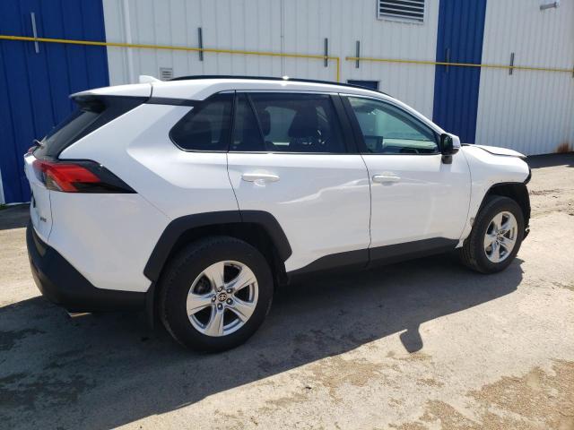 Photo 3 from auction – 2021 TOYOTA RAV4 XLE with VIN 2T3W1RFVXMC168617