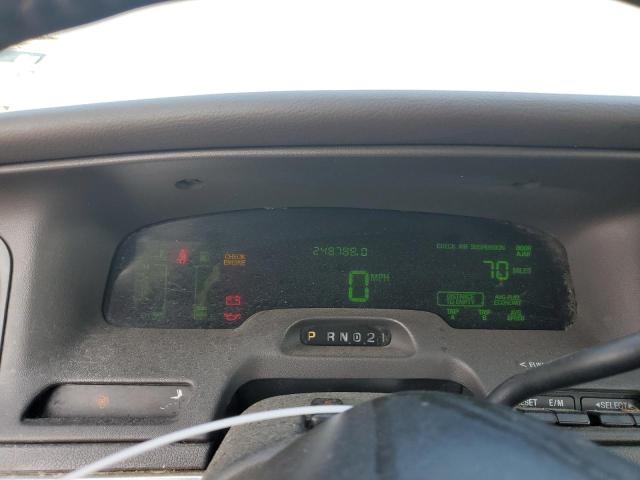Photo 9 from auction – 2001 MERCURY GRAND MARQ with VIN 2MEFM75W51X645359