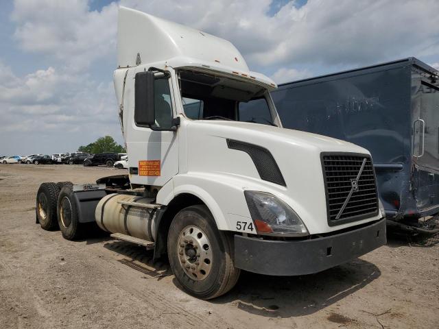Photo 1 from auction – 2007 VOLVO VN VNL with VIN 4V4NC9GH17N456216