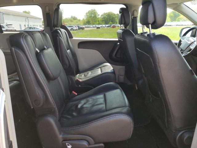Photo 11 from auction – 2016 CHRYSLER TOWN & COU with VIN 2C4RC1BG4GR187211