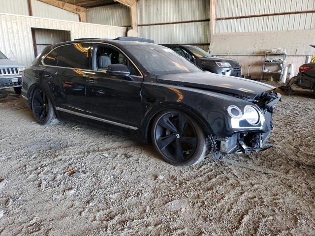 Photo 4 from auction – 2017 BENTLEY BENTAYGA with VIN SJAAC2ZV1HC013759