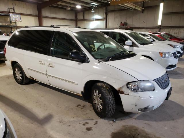 Photo 4 from auction – 2005 CHRYSLER TOWN & COU with VIN 2C8GP54L05R296838