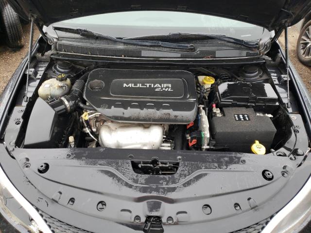 Photo 11 from auction – 2017 CHRYSLER 200 LIMITE with VIN 1C3CCCAB1HN510768