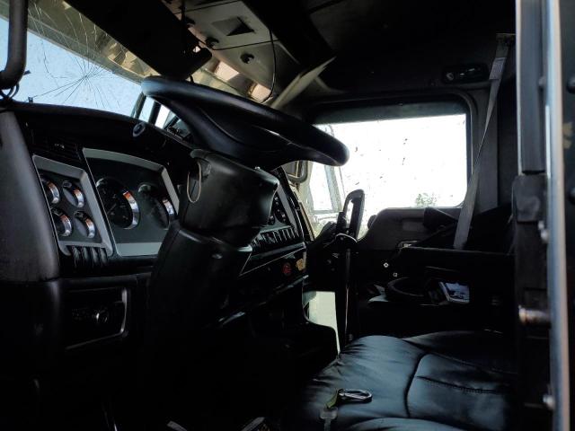 Photo 5 from auction – 2007 KENWORTH CONSTRUCTI with VIN 1XKWDB9X37J176592