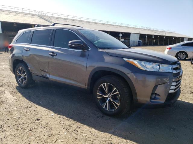 Photo 4 from auction – 2019 TOYOTA HIGHLANDER with VIN 5TDZZRFH7KS293281