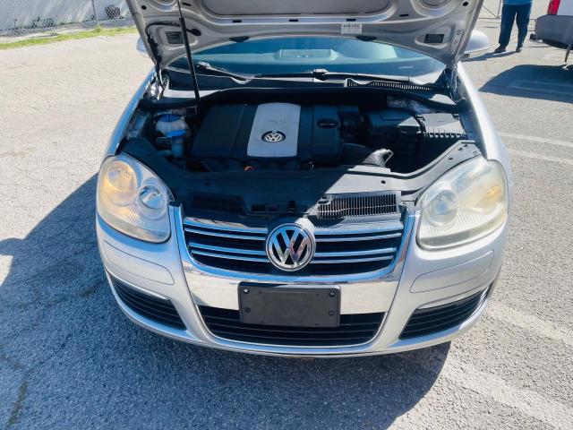 Photo 7 from auction – 2007 VOLKSWAGEN JETTA WOLF with VIN 3VWEG71K67M192619