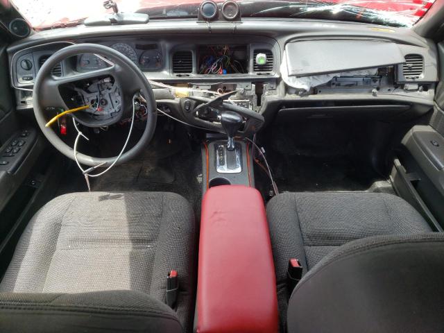 Photo 8 from auction – 2003 FORD CROWN VICT with VIN 2FAFP71W43X198210