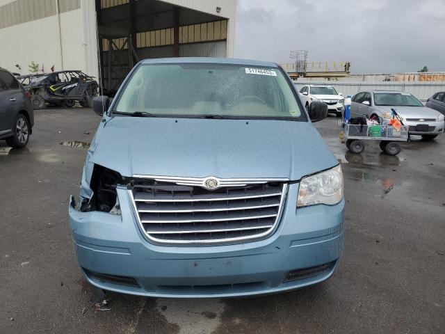 Photo 5 from auction – 2010 CHRYSLER TOWN & COU with VIN 2A4RR4DE2AR137405