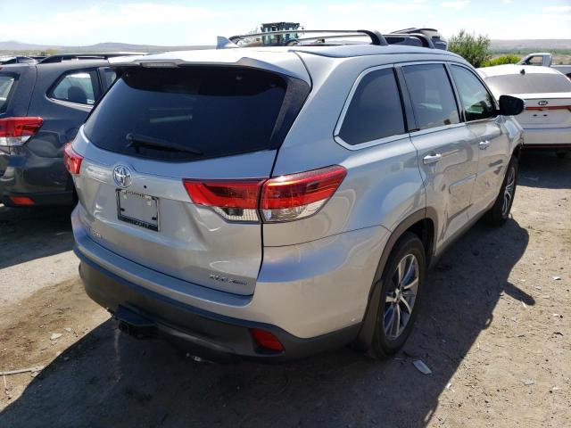 Photo 3 from auction – 2019 TOYOTA HIGHLANDER with VIN 5TDJZRFH6KS593343