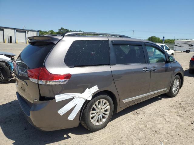 Photo 3 from auction – 2013 TOYOTA SIENNA XLE with VIN 5TDYK3DC0DS327391