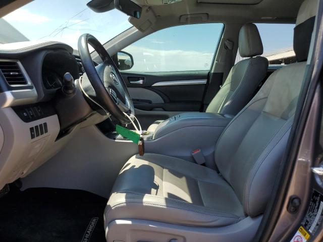 Photo 7 from auction – 2018 TOYOTA HIGHLANDER with VIN 5TDJZRFH9JS824699