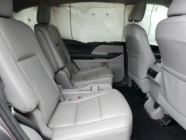 Photo 11 from auction – 2016 TOYOTA HIGHLANDER with VIN 5TDJKRFH3GS233703