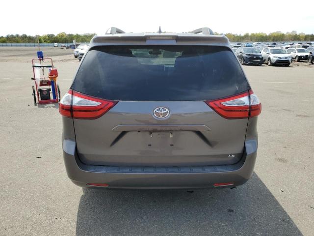 Photo 6 from auction – 2018 TOYOTA SIENNA LE with VIN 5TDKZ3DC4JS938361