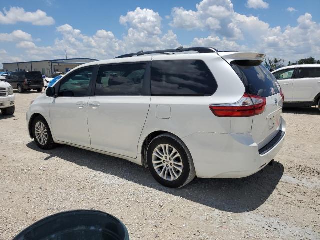 Photo 2 from auction – 2015 TOYOTA SIENNA XLE with VIN 5TDYK3DC7FS656995