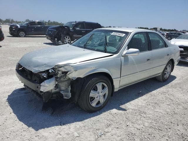 TOYOTA CAMRY CE 2000 with VIN 4T1BG22K0YU652535 - Photo from auction