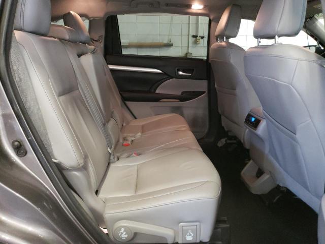 Photo 11 from auction – 2017 TOYOTA HIGHLANDER with VIN 5TDJZRFHXHS521666
