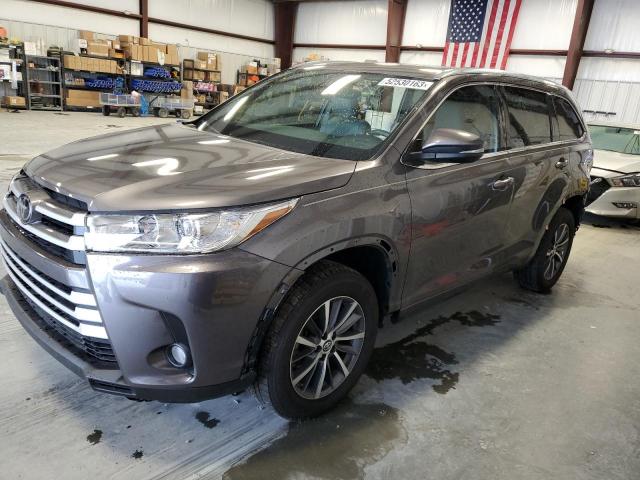 TOYOTA HIGHLANDER 2018 with VIN 5TDKZRFH9JS543457 - Photo from auction