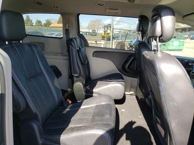 Photo 11 from auction – 2016 CHRYSLER TOWN & COU with VIN 2C4RC1BG1GR156997