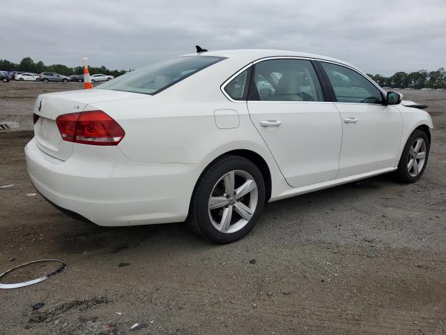 Photo 3 from auction – 2015 VOLKSWAGEN PASSAT S with VIN 1VWAT7A31FC092818