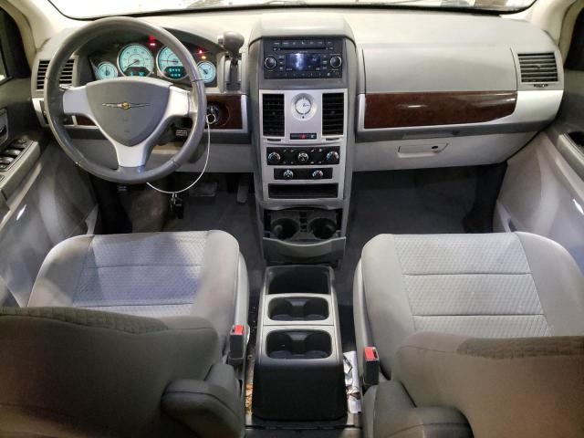 Photo 8 from auction – 2010 CHRYSLER TOWN & COU with VIN 2A4RR5D19AR432794