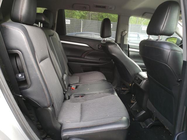Photo 11 from auction – 2018 TOYOTA HIGHLANDER with VIN 5TDBZRFH4JS892204