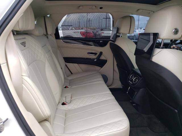 Photo 11 from auction – 2017 BENTLEY BENTAYGA with VIN SJAAC2ZV7HC016035