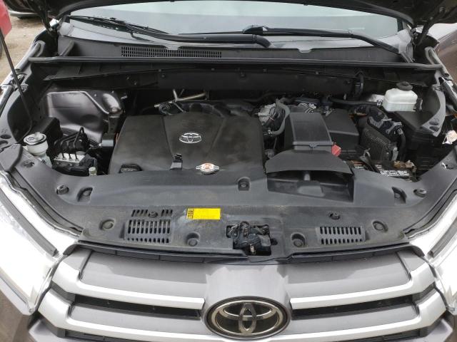 Photo 11 from auction – 2019 TOYOTA HIGHLANDER with VIN 5TDBZRFH7KS960495